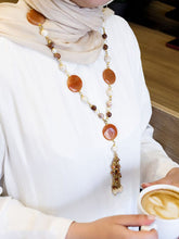 Load image into Gallery viewer, Zainab Necklace - Sulaimani Agate And Pearl stones
