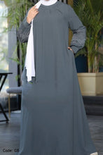 Load image into Gallery viewer, Baraa Abaya - Crepe
