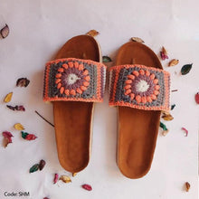 Load image into Gallery viewer, Rewan Slippers - Leather
