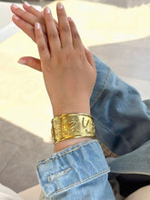 Load image into Gallery viewer, Nefertiti Bangle - Pure Copper
