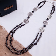 Load image into Gallery viewer, Flowery Black Seashell Necklace
