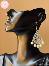 Load image into Gallery viewer, Amira Earring - Metal
