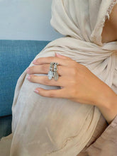 Load image into Gallery viewer, Mervat Elegant Ring
