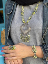 Load image into Gallery viewer, Amal Delicate Set - Broken Agate Stones
