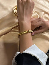 Load image into Gallery viewer, Elegant Design Bracelet  - Stainless Steel
