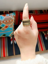 Load image into Gallery viewer, Yomna Ring - Pure Copper
