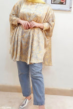 Load image into Gallery viewer, Faten Blouse - Satin

