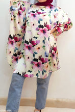 Load image into Gallery viewer, Gana Blouse - Satin
