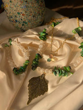 Load image into Gallery viewer, Aster Set - Seashell and Agate Stone
