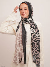 Load image into Gallery viewer, Zahra Scarf - Crepe Digital
