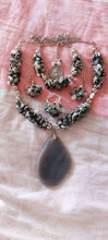 Load image into Gallery viewer, Enas Set - Agate And Natural Seashells Stones
