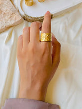 Load image into Gallery viewer, Rehab Elegant Ring
