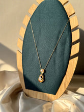 Load image into Gallery viewer, Pearly Shell Necklace - Stainless Steel
