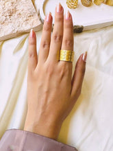 Load image into Gallery viewer, Lara Elegant Ring
