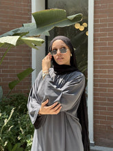 Load image into Gallery viewer, Rimas Suit - Crepe Royal
