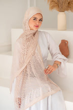 Load image into Gallery viewer, Nada Scarf - Kuwaiti
