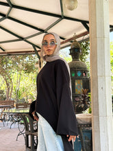 Load image into Gallery viewer, Wesal Poncho - Rosalyn
