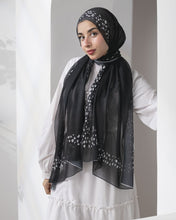 Load image into Gallery viewer, Arwa Scarf - Kuwaiti Gauze Scarf
