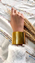 Load image into Gallery viewer, Ishraq Bangle - Pure Copper
