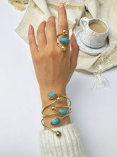 Load image into Gallery viewer, Dilara Delicate Set
