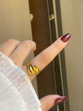 Load image into Gallery viewer, Zaria Twist Ring - Stainless Steel
