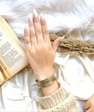 Load image into Gallery viewer, Didem Bangle - Pure Copper
