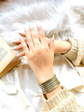 Load image into Gallery viewer, Dilara Bangle - Pure Copper
