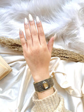 Load image into Gallery viewer, Melis Bangle - Pure Copper
