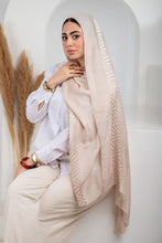 Load image into Gallery viewer, Raneen Scarf - linen Iranian
