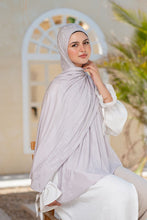Load image into Gallery viewer, Eman Scarf - Pure Kuwaiti
