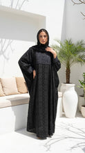 Load image into Gallery viewer, Asmahan Luxurious Linen Abaya
