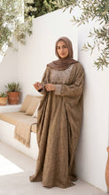Load image into Gallery viewer, Asmahan Luxurious Linen Abaya
