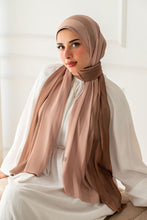 Load image into Gallery viewer, Basma Scarf - Degrade Dubita * Satin
