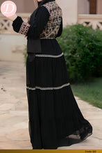 Load image into Gallery viewer, Farah Abaya - Silk
