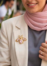 Load image into Gallery viewer, Tiny Fly Brooch
