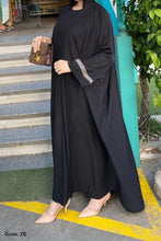 Load image into Gallery viewer, Omaima Abaya - Crepe
