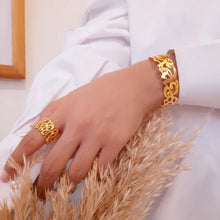 Load image into Gallery viewer, Elegant Arabian Set - Gold Plated
