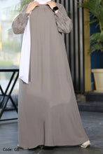 Load image into Gallery viewer, Baraa Abaya - Crepe
