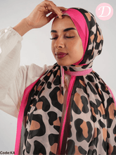 Load image into Gallery viewer, Sondos Scarf - Crepe Digital
