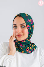 Load image into Gallery viewer, Eman Bandana - Kuwaiti Digital
