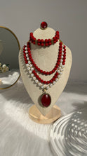 Load image into Gallery viewer, Sara Elegant Set Pearl and Marjan

