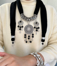 Load image into Gallery viewer, Rovan Necklace Scarf - Cotton
