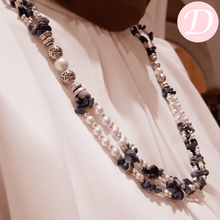Load image into Gallery viewer, Zeina Necklace - Seashell and Pearl Stones
