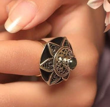 Load image into Gallery viewer, Lily Flower Ring - Pure Copper
