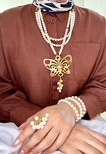 Load image into Gallery viewer, Elara Butterfly Set - Spanish Mallorca pearls Stones
