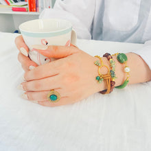 Load image into Gallery viewer, Green Stone &amp; Leather Set
