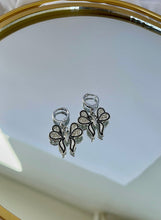 Load image into Gallery viewer, Dilara Earrings
