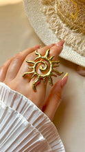 Load image into Gallery viewer, Sun Rays Ring - Stainless Steel
