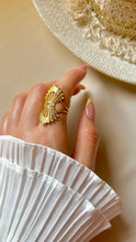 Load image into Gallery viewer, Ocean Shell Ring - Stainless Steel
