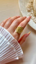 Load image into Gallery viewer, SeaShell Ring - Stainless Steel
